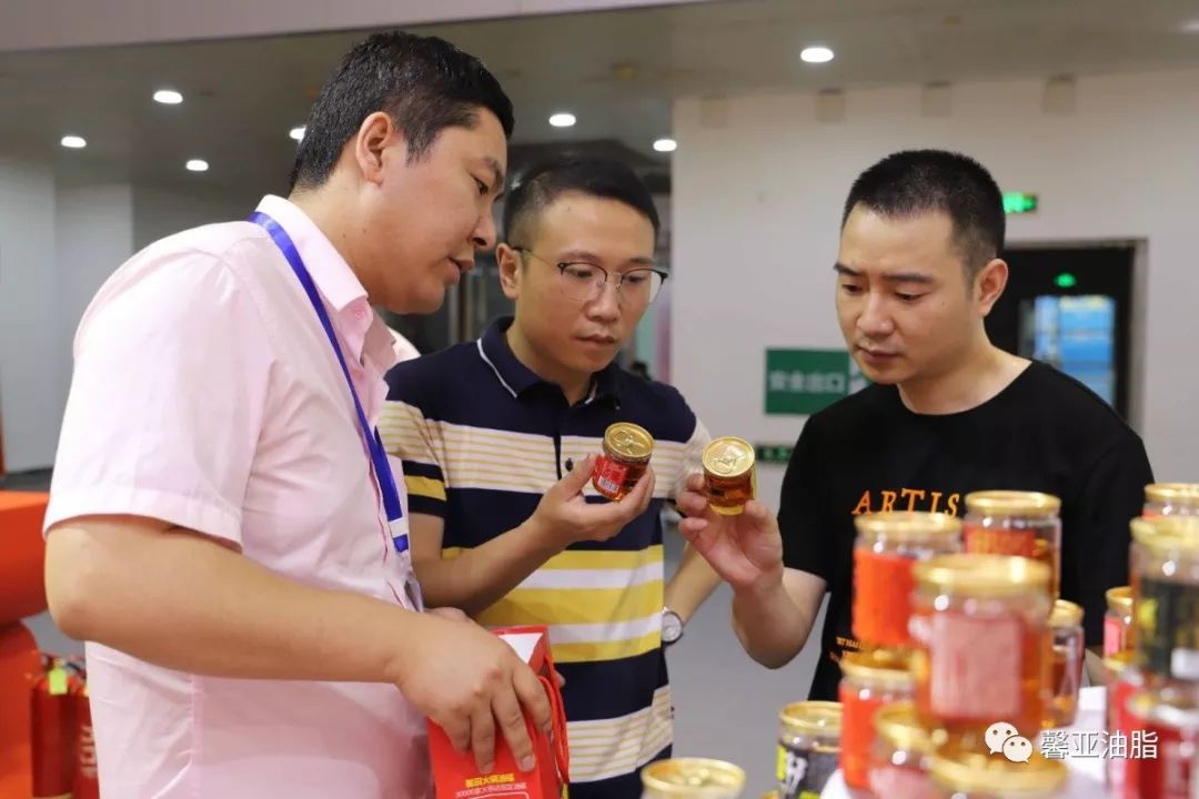 馨田惊艳亮相中国重庆餐饮连锁加盟/食材博览会（2019），受到各界领导莅临参观(图8)