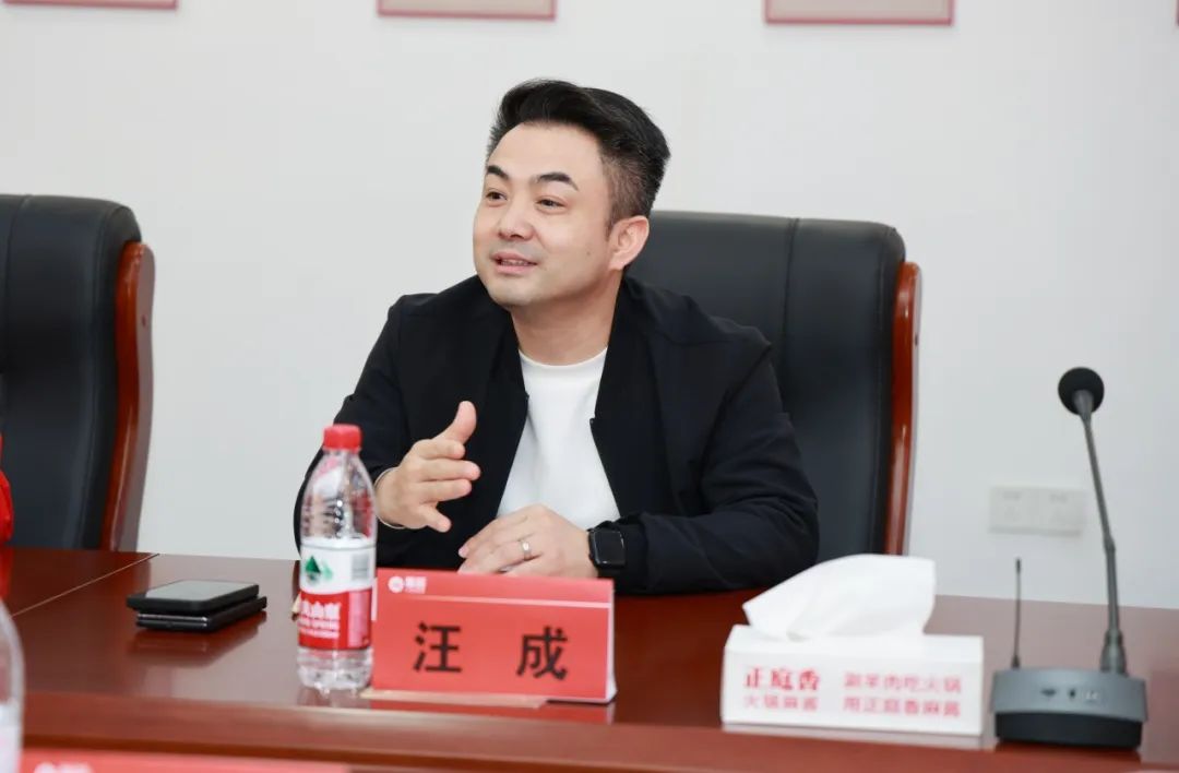 优化营商环境 助推企业发展 | 大渡口区市场监管局李洁副局长一行莅临馨田集团调研指导(图3)